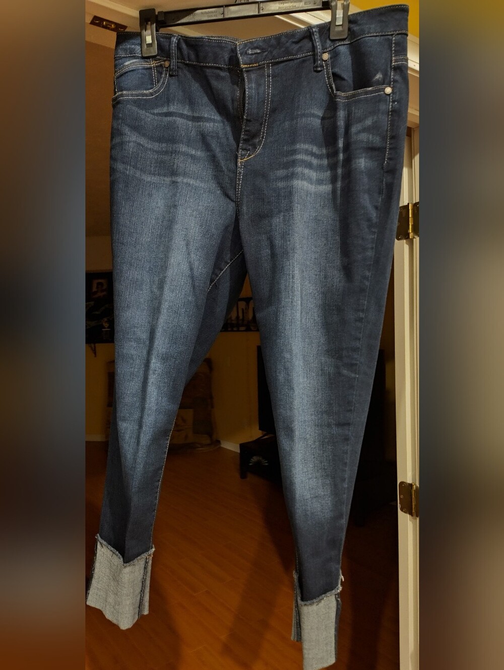 1822 Denim Women’s Dark Blue Cuffed Jeans